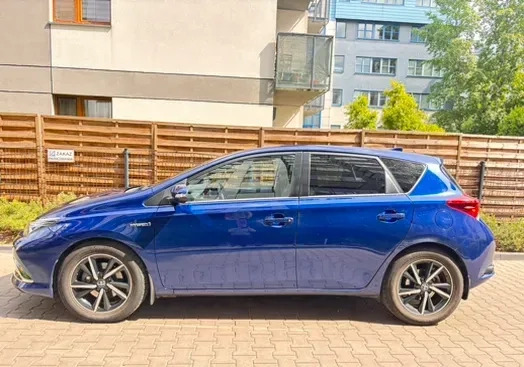 Toyota Auris cena 52000 przebieg: 74500, rok produkcji 2016 z Warszawa małe 79